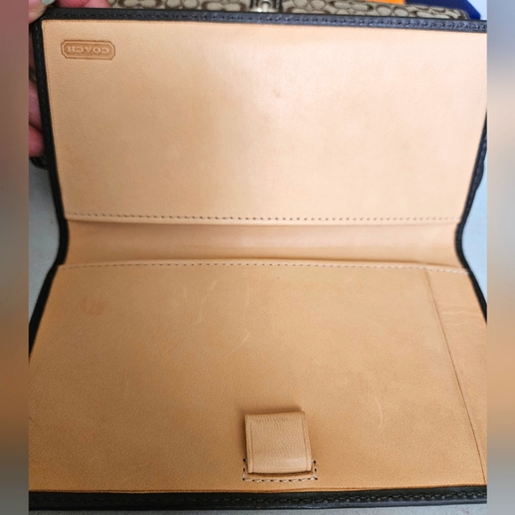 2 in 1 Wallet In Signature Canvas & checkBook. - Picture 8 of 15